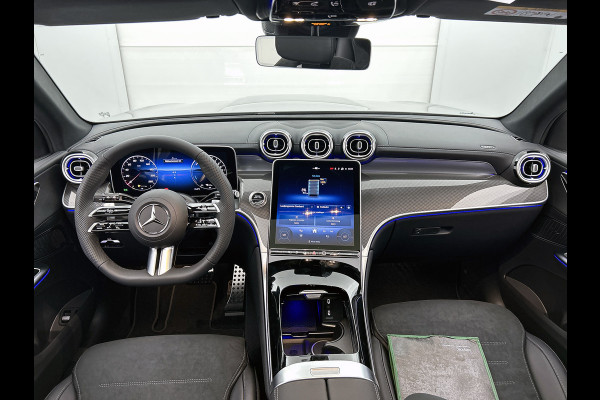 Mercedes-Benz GLC 300e 4MATIC Sport Edition | Premium pakket | Trekhaak | Treeplanken | Nightpakket | 360°-camera | Smartphone integratie | DIGITAL LIGHT | Augmented Reality navigatie | Memorypakket |