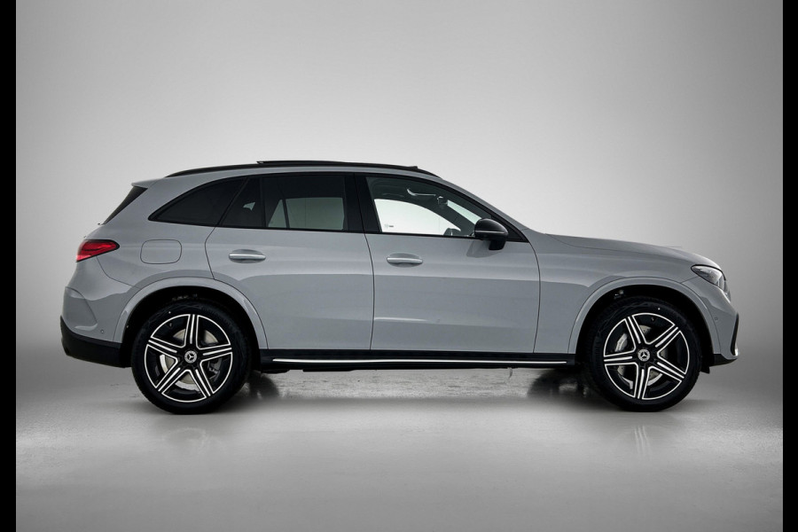 Mercedes-Benz GLC 300e 4MATIC Sport Edition | Premium pakket | Trekhaak | Treeplanken | Nightpakket | 360°-camera | Smartphone integratie | DIGITAL LIGHT | Augmented Reality navigatie | Memorypakket |
