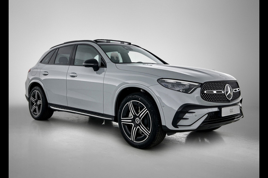 Mercedes-Benz GLC 300e 4MATIC Sport Edition | Premium pakket | Trekhaak | Treeplanken | Nightpakket | 360°-camera | Smartphone integratie | DIGITAL LIGHT | Augmented Reality navigatie | Memorypakket |