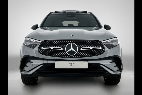 Mercedes-Benz GLC 300e 4MATIC Sport Edition | Premium pakket | Trekhaak | Treeplanken | Nightpakket | 360°-camera | Smartphone integratie | DIGITAL LIGHT | Augmented Reality navigatie | Memorypakket |