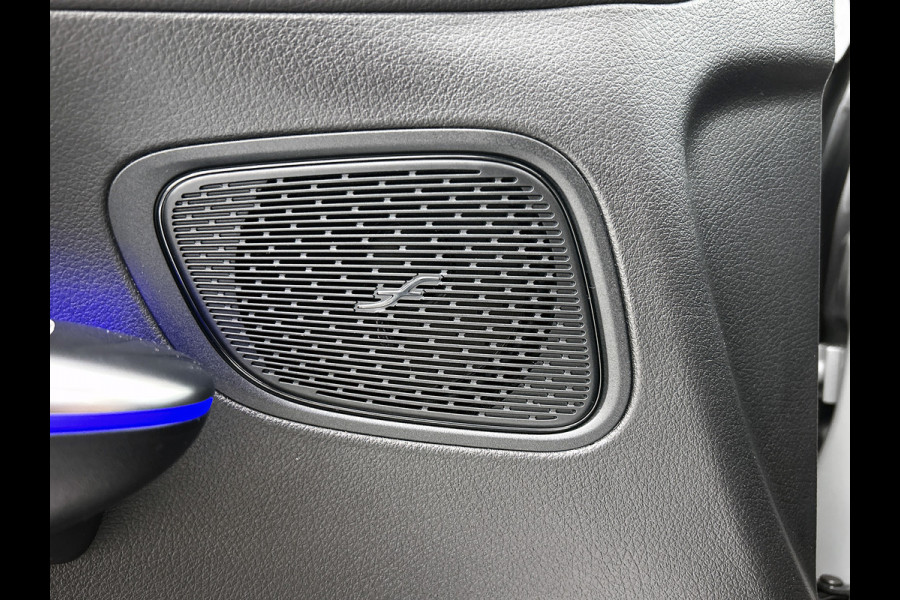 Mercedes-Benz GLC 300e 4MATIC Sport Edition | Premium pakket | Trekhaak | Treeplanken | Nightpakket | 360°-camera | Smartphone integratie | DIGITAL LIGHT | Augmented Reality navigatie | Memorypakket |