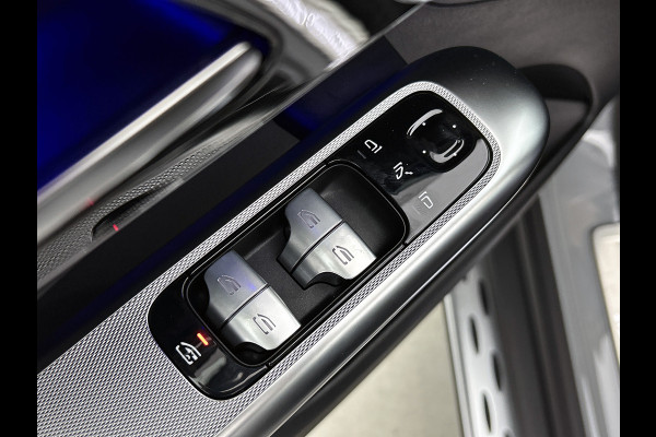 Mercedes-Benz GLC 300e 4MATIC Sport Edition | Premium pakket | Trekhaak | Treeplanken | Nightpakket | 360°-camera | Smartphone integratie | DIGITAL LIGHT | Augmented Reality navigatie | Memorypakket |