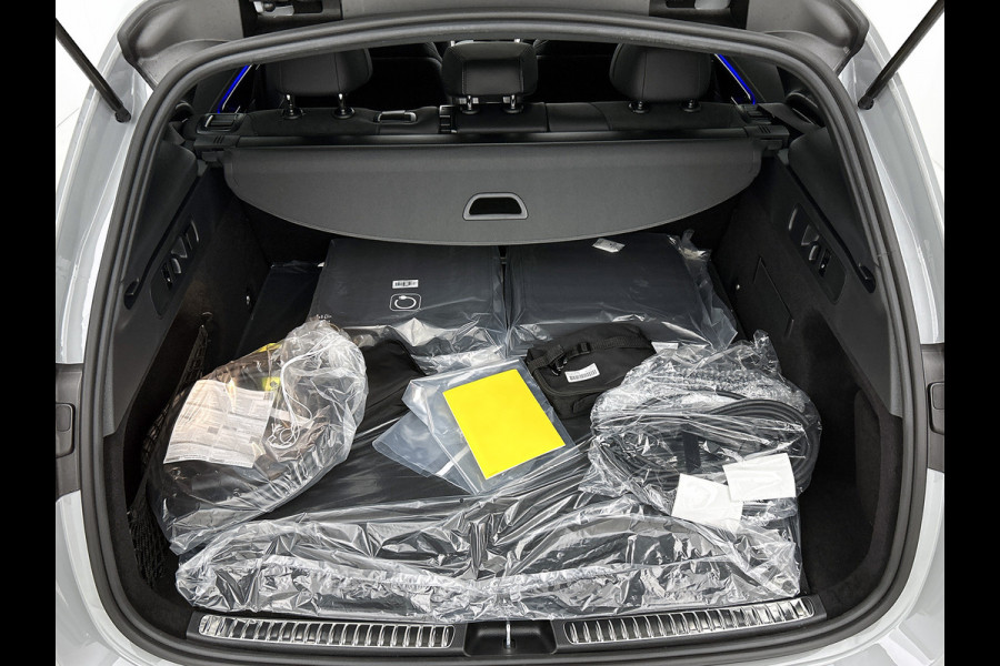 Mercedes-Benz GLC 300e 4MATIC Sport Edition | Premium pakket | Trekhaak | Treeplanken | Nightpakket | 360°-camera | Smartphone integratie | DIGITAL LIGHT | Augmented Reality navigatie | Memorypakket |