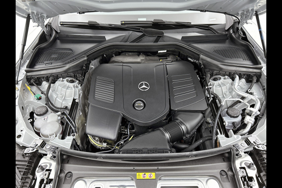 Mercedes-Benz GLC 300e 4MATIC Sport Edition | Premium pakket | Trekhaak | Treeplanken | Nightpakket | 360°-camera | Smartphone integratie | DIGITAL LIGHT | Augmented Reality navigatie | Memorypakket |