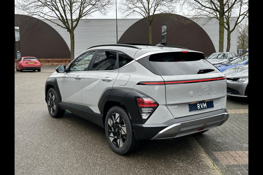 Hyundai Kona 1.6 GDI HEV Premium Sky VAN: 44.300,- VOOR: 35.877,- UW EINDEJAARSVOORDEEL: 8.413,- euro NIEUWE AUTO MET REGISTRATIE | VOLLE AUTO!