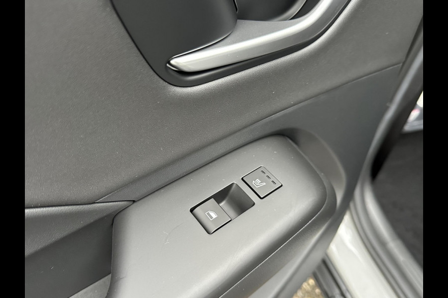 Hyundai Kona 1.6 GDI HEV Premium Sky VAN: 44.300,- VOOR: 35.877,- UW EINDEJAARSVOORDEEL: 8.413,- euro NIEUWE AUTO MET REGISTRATIE | VOLLE AUTO!