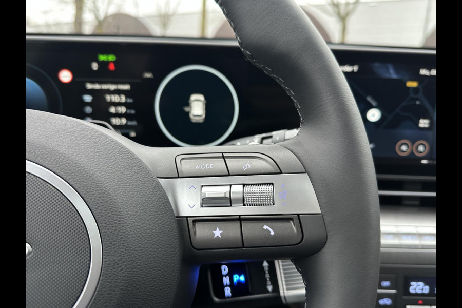 Hyundai Kona 1.6 GDI HEV Premium Sky VAN: 44.300,- VOOR: 35.877,- UW EINDEJAARSVOORDEEL: 8.413,- euro NIEUWE AUTO MET REGISTRATIE | VOLLE AUTO!