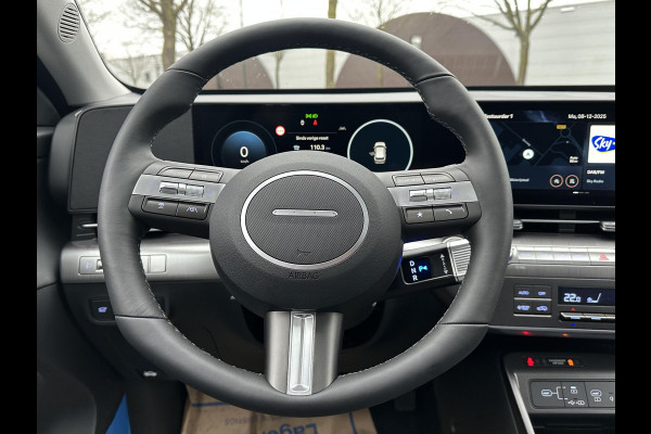 Hyundai Kona 1.6 GDI HEV Premium Sky VAN: 44.300,- VOOR: 35.877,- UW EINDEJAARSVOORDEEL: 8.413,- euro NIEUWE AUTO MET REGISTRATIE | VOLLE AUTO!