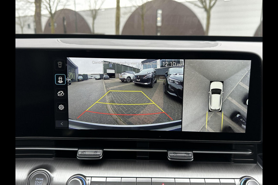 Hyundai Kona 1.6 GDI HEV Premium Sky VAN: 44.300,- VOOR: 35.877,- UW EINDEJAARSVOORDEEL: 8.413,- euro NIEUWE AUTO MET REGISTRATIE | VOLLE AUTO!