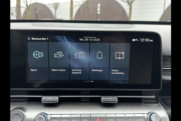 Hyundai Kona 1.6 GDI HEV Premium Sky VAN: 44.300,- VOOR: 35.877,- UW EINDEJAARSVOORDEEL: 8.413,- euro NIEUWE AUTO MET REGISTRATIE | VOLLE AUTO!