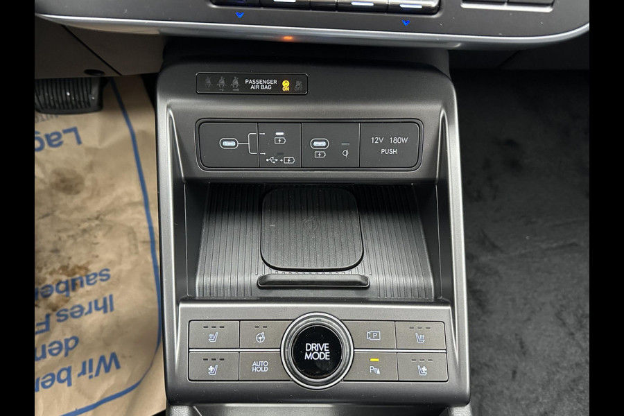 Hyundai Kona 1.6 GDI HEV Premium Sky VAN: 44.300,- VOOR: 35.877,- UW EINDEJAARSVOORDEEL: 8.413,- euro NIEUWE AUTO MET REGISTRATIE | VOLLE AUTO!