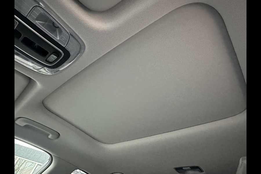 Hyundai Kona 1.6 GDI HEV Premium Sky VAN: 44.300,- VOOR: 35.877,- UW EINDEJAARSVOORDEEL: 8.413,- euro NIEUWE AUTO MET REGISTRATIE | VOLLE AUTO!