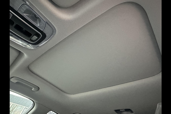 Hyundai Kona 1.6 GDI HEV Premium Sky VAN: 44.300,- VOOR: 35.877,- UW EINDEJAARSVOORDEEL: 8.413,- euro NIEUWE AUTO MET REGISTRATIE | VOLLE AUTO!