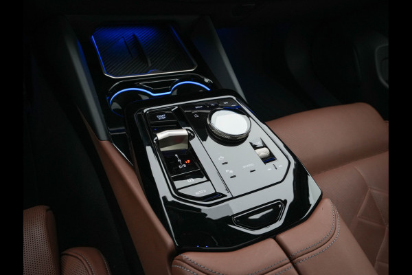 BMW i5 eDrive 40 M-Sport 84 kWh [ 3-Fase ] { SOH-96% } (INCL-BTW) *PANO | HEAD-UP | TWO-TONE-LUXURY-LEATHER | FULL-LED | BLIND-SPOT | HARMAN-KARDON-SURROUND | COMFORTSEATS |  WIDESCREEN-DIGICOCKPIT | AMBIENT-LIGHT | KEYLESS | TOPVIEW | DAB | ...