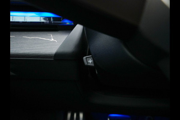 BMW i5 eDrive 40 M-Sport 84 kWh [ 3-Fase ] { SOH-96% } (INCL-BTW) *PANO | HEAD-UP | TWO-TONE-LUXURY-LEATHER | FULL-LED | BLIND-SPOT | HARMAN-KARDON-SURROUND | COMFORTSEATS |  WIDESCREEN-DIGICOCKPIT | AMBIENT-LIGHT | KEYLESS | TOPVIEW | DAB | ...