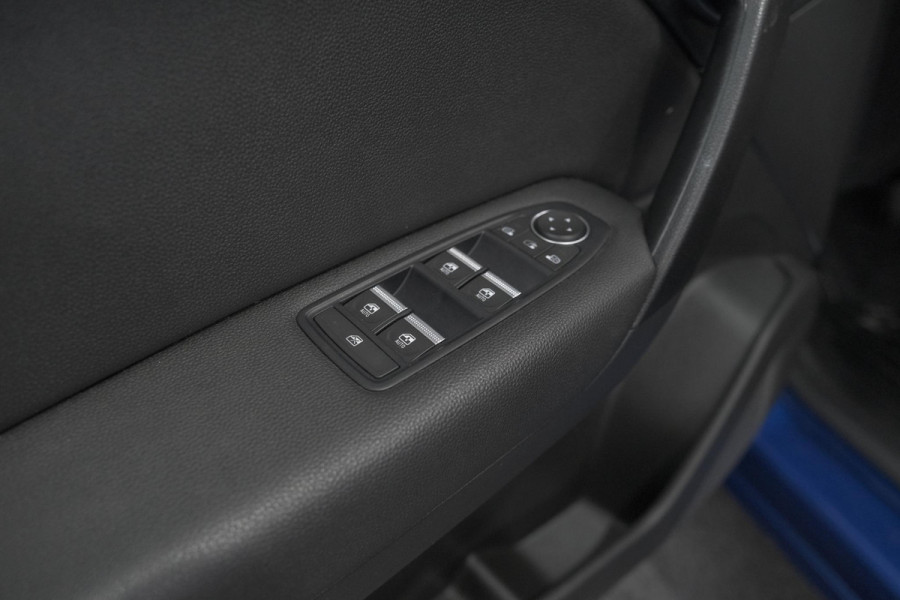 Renault Captur 1.6 E-Tech Plug-in Hybrid 160 Intens | Camera | 9.3 Inch Groot Scherm | Apple Carplay | Parkeersensoren