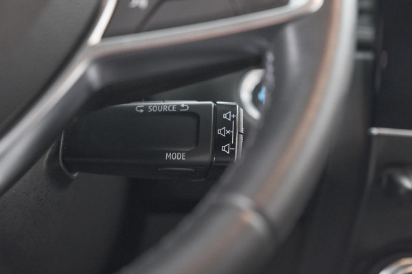 Renault Captur 1.6 E-Tech Plug-in Hybrid 160 Intens | Camera | 9.3 Inch Groot Scherm | Apple Carplay | Parkeersensoren