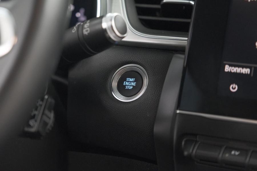 Renault Captur 1.6 E-Tech Plug-in Hybrid 160 Intens | Camera | 9.3 Inch Groot Scherm | Apple Carplay | Parkeersensoren