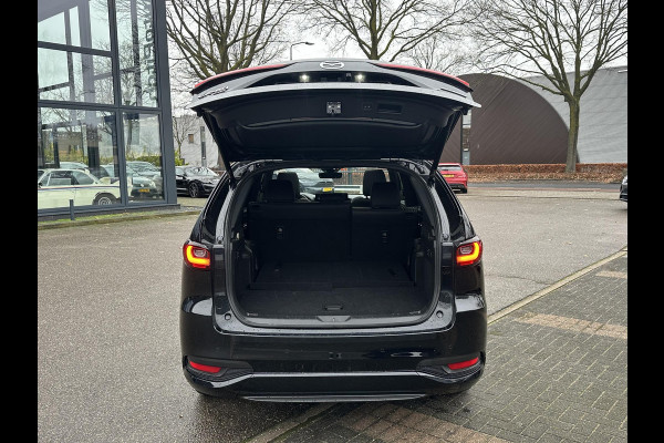 Mazda CX-80 2.5 e-SkyActiv PHEV Homura Plus VAN: €59.900,- VOOR: €55.877,- UW EINDEJAARSVOORDEEL: €4.023,- 3 FASE | MEGA VOL! | 7 PERSOONS | 6jr fabrieks garantie!