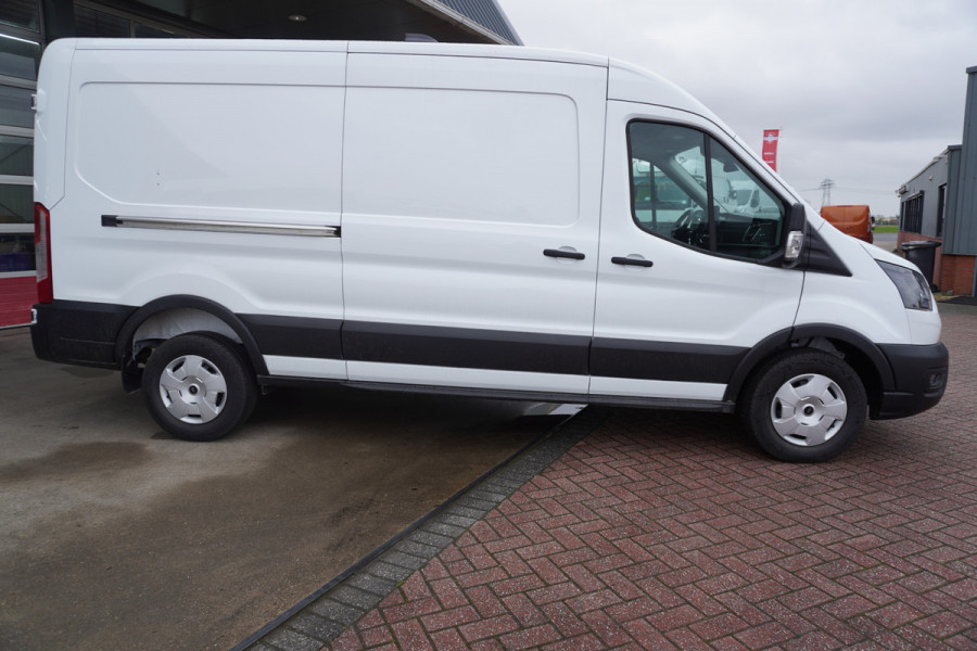 Ford Transit 350 2.0 TDCI 130PK L3H2 Trend nr. V137 | Airco | Cruise | Trekhaak | Apple cp-Android auto
