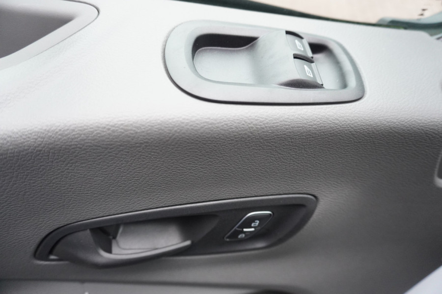 Ford Transit 350 2.0 TDCI 130PK L3H2 Trend nr. V137 | Airco | Cruise | Trekhaak | Apple cp-Android auto