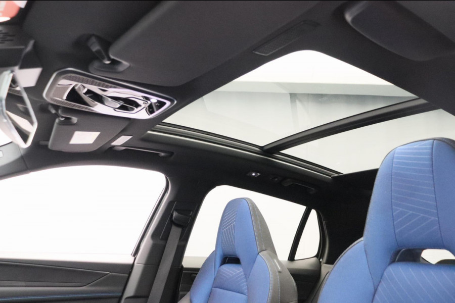 Lynk & Co 01 1.5 261PK Plug-in Hybrid *Zwarte Hemel* NL* 360° Camera Pano/dak Apple/Carplay Adaptive/Cruise