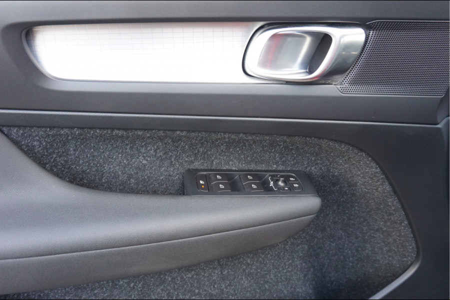 Volvo XC40 2.0 D3 Momentum Automaat Leder Parking-climate