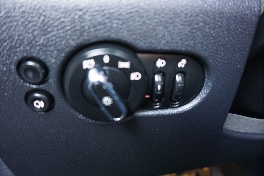 MINI Cabrio 1.5 Cooper Maximized Navi Stoelverw. Camera DAB Blis Incl. afleverbeurt en 12 Bovag garantie