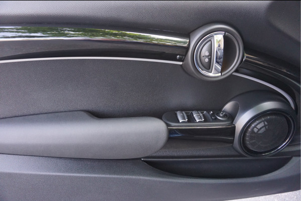 MINI Cabrio 1.5 Cooper Maximized Navi Stoelverw. Camera DAB Blis Incl. afleverbeurt en 12 Bovag garantie