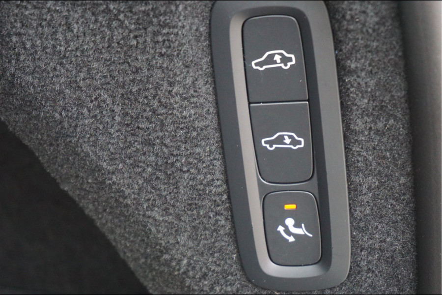 Volvo XC90 2.0 T8 Recharge AWD Ultimate Dark Luchtvering Trekhaak Incl. afleverbeurt en 12 Bovag garantie