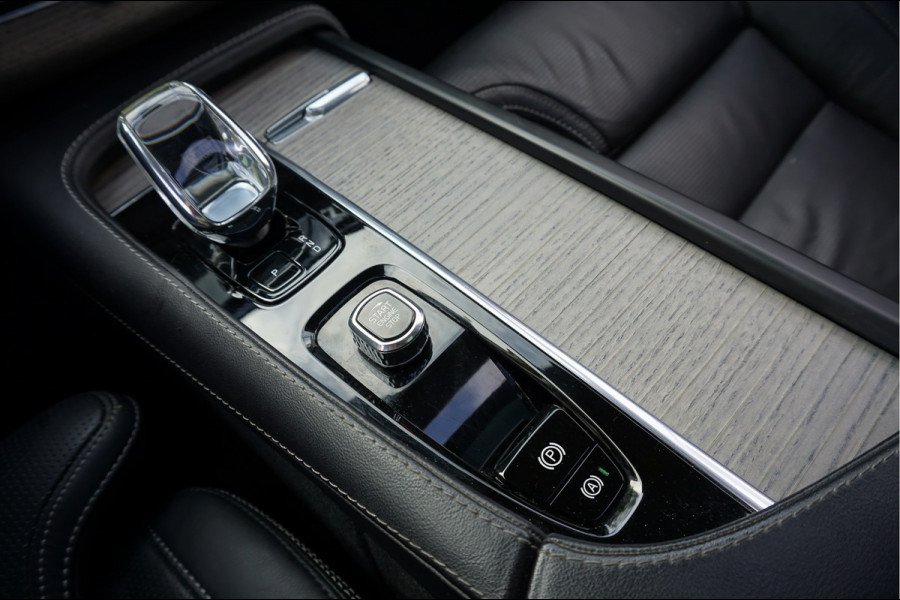 Volvo XC90 2.0 T8 Recharge AWD Ultimate Dark Luchtvering Trekhaak Incl. afleverbeurt en 12 Bovag garantie