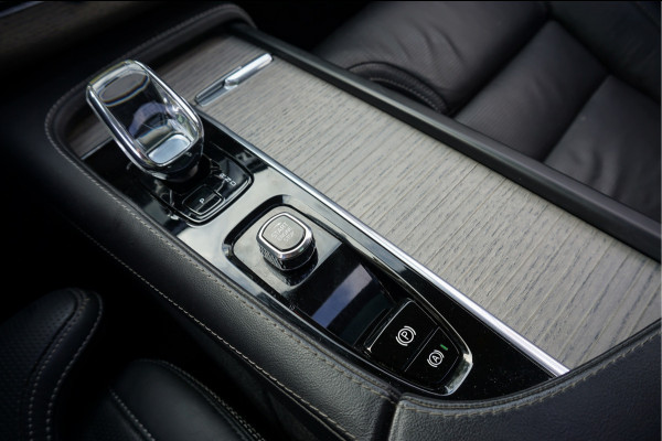 Volvo XC90 2.0 T8 Recharge AWD Ultimate Dark Luchtvering Trekhaak Incl. afleverbeurt en 12 Bovag garantie