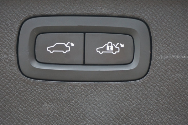 Volvo XC90 2.0 T8 Recharge AWD Ultimate Dark Luchtvering Trekhaak Incl. afleverbeurt en 12 Bovag garantie