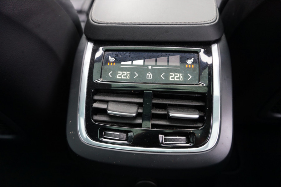 Volvo XC90 2.0 T8 Recharge AWD Ultimate Dark Luchtvering Trekhaak Incl. afleverbeurt en 12 Bovag garantie