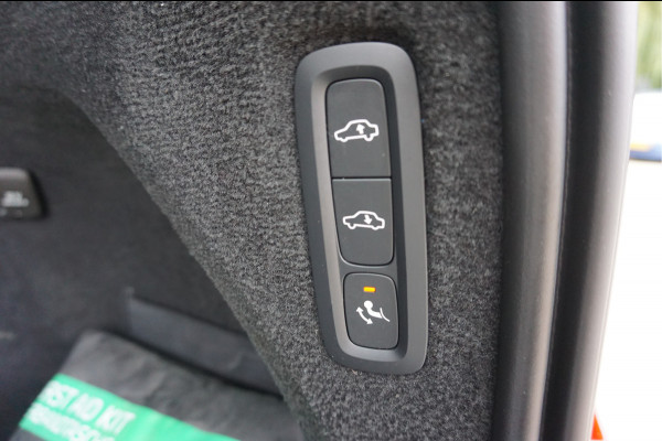 Volvo XC90 2.0 T8 Recharge AWD Ultimate Dark Luchtvering Trekhaak Incl. afleverbeurt en 12 Bovag garantie