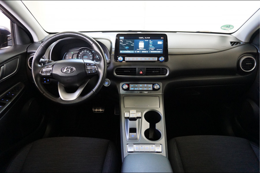 Hyundai Kona EV Style 64 kWh Navigatie, Camera, Stoel en Stuur verwarming.