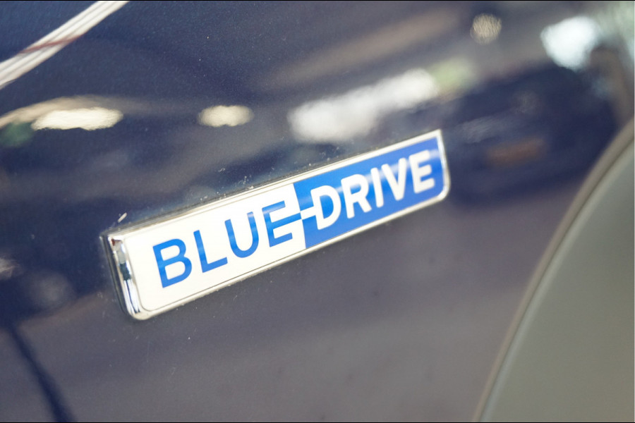 Hyundai Kona EV Style 64 kWh Navigatie, Camera, Stoel en Stuur verwarming.