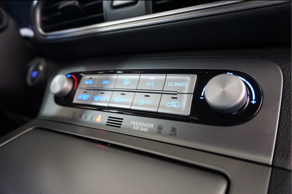 Hyundai Kona EV Style 64 kWh Navigatie, Camera, Stoel en Stuur verwarming.