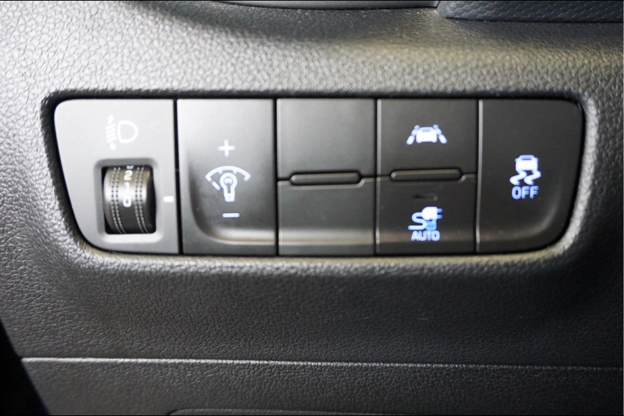 Hyundai Kona EV Style 64 kWh Navigatie, Camera, Stoel en Stuur verwarming.