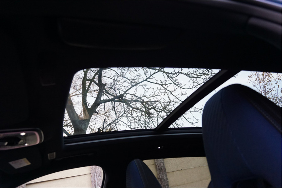 Lynk & Co 01 1.5 Pilot Assist and Adaptive Cruise Control 261Pk