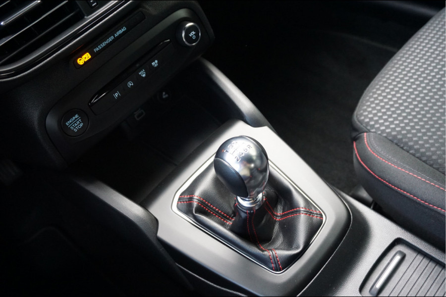 Ford Focus 1.0 EcoBoost Hybrid ST Line Navi Incl. afleverbeurt en 12 Bovag garantie