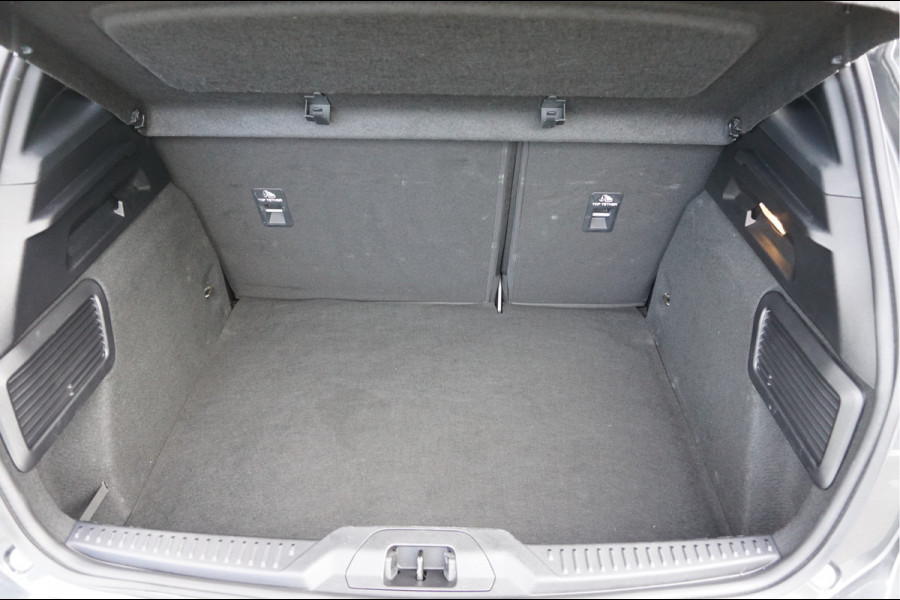 Ford Focus 1.0 EcoBoost Hybrid ST Line Navi Incl. afleverbeurt en 12 Bovag garantie