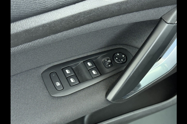 Peugeot 308 T 111PK Pano-Dak Navi Ecc Apple Carplay Android Auto Pdc Cruise Control Blue Premium Lmv 16" Connected Apps Bluetooth Led Distributieriem vervangen bij 93.000 km ! Origineel Nederlandse Auto