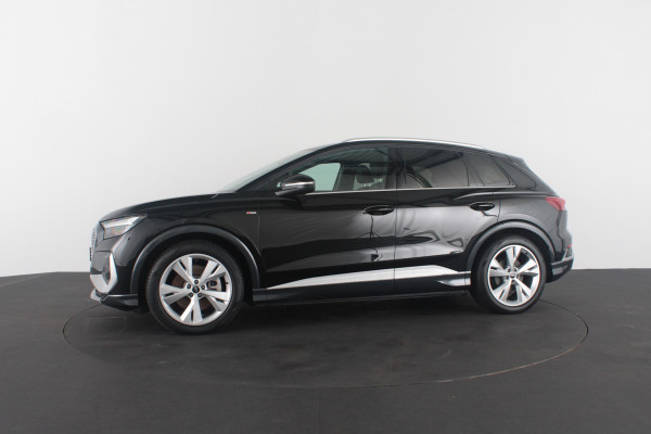 Audi Q4 e-tron 40 82 kWh S line > Camera/ Adaptief Cruise control/Stoelverwarming...