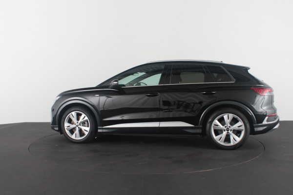 Audi Q4 e-tron 40 82 kWh S line > Camera/ Adaptief Cruise control/Stoelverwarming...