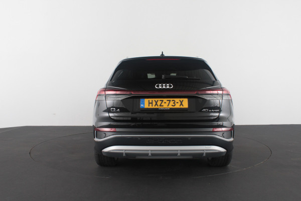 Audi Q4 e-tron 40 82 kWh S line > Camera/ Adaptief Cruise control/Stoelverwarming...