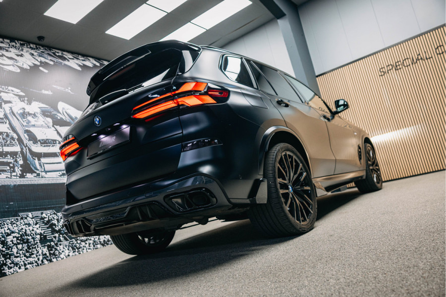 BMW X5 xDrive50e | M uitgevoerd | Trekhaak | Alcantara hemel | Luchtvering | Full PPF in- en exterieur | Skylounge |