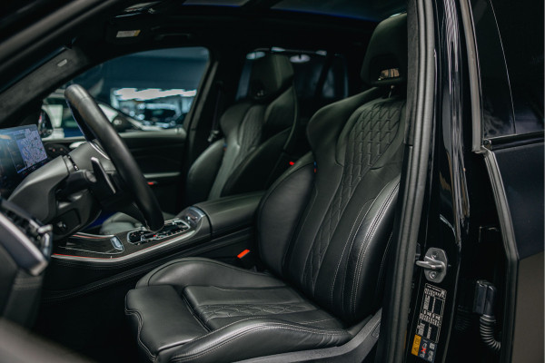 BMW X5 xDrive50e | M uitgevoerd | Trekhaak | Alcantara hemel | Luchtvering | Full PPF in- en exterieur | Skylounge |