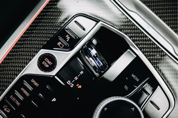 BMW X5 xDrive50e | M uitgevoerd | Trekhaak | Alcantara hemel | Luchtvering | Full PPF in- en exterieur | Skylounge |