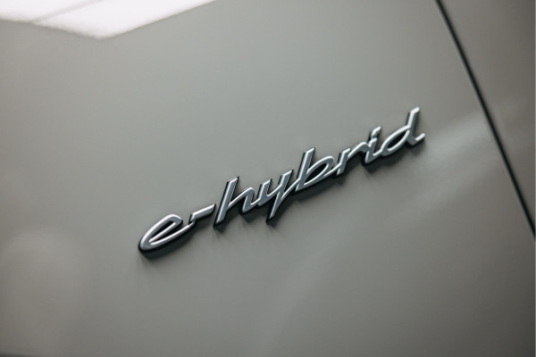 Porsche Cayenne Coupé 3.0 S E-Hybrid | Stoelmasssage | HomeLink | Head-Up | Sport Chrono | Bose | Trekhaak | Kreide |
